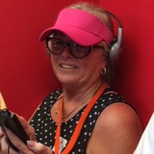 Meet your Posher, Debby j